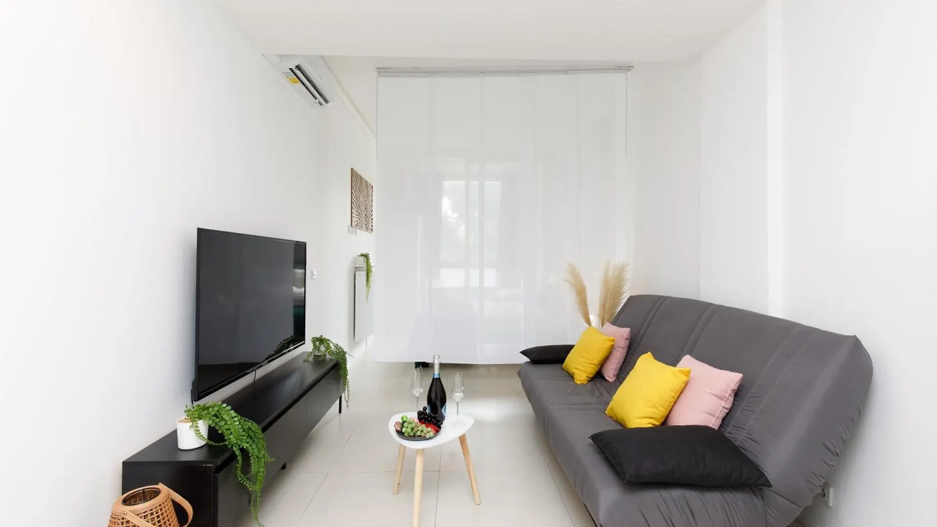 Cozy Home Yourhosthelper Cannes 0*,
